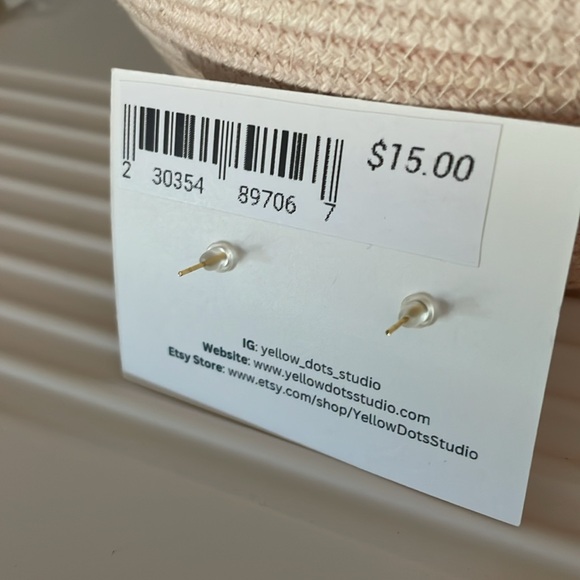 Heart stud earrings - Picture 4 of 4